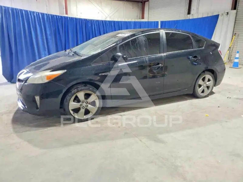 2013 Toyota PRIUS фото
