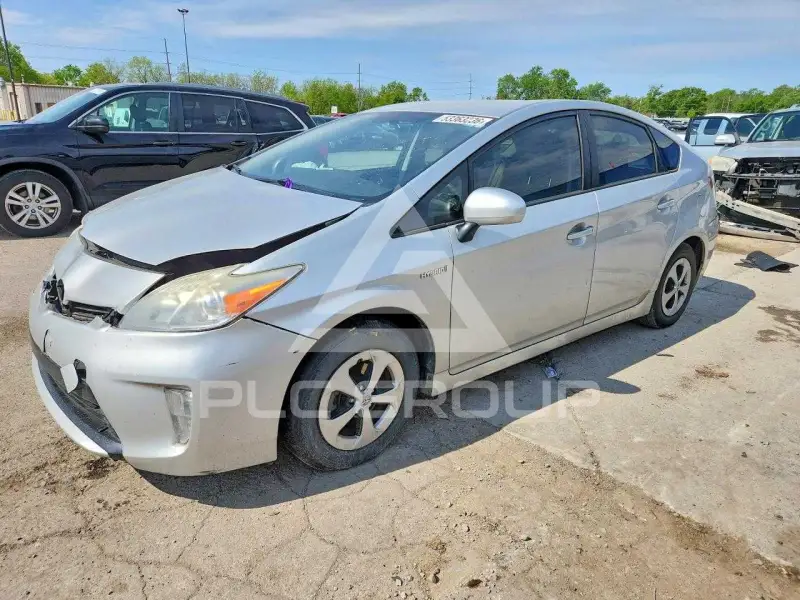 2013 Toyota PRIUS фото