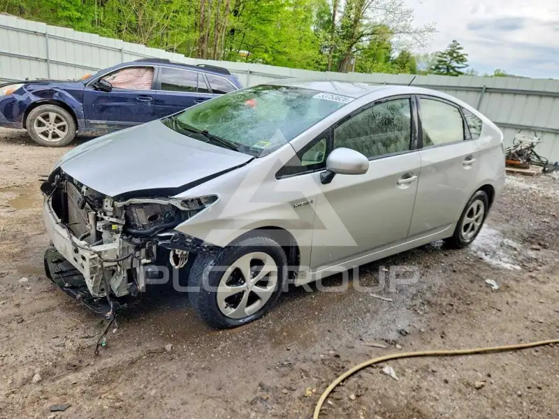 2013 Toyota PRIUS фото
