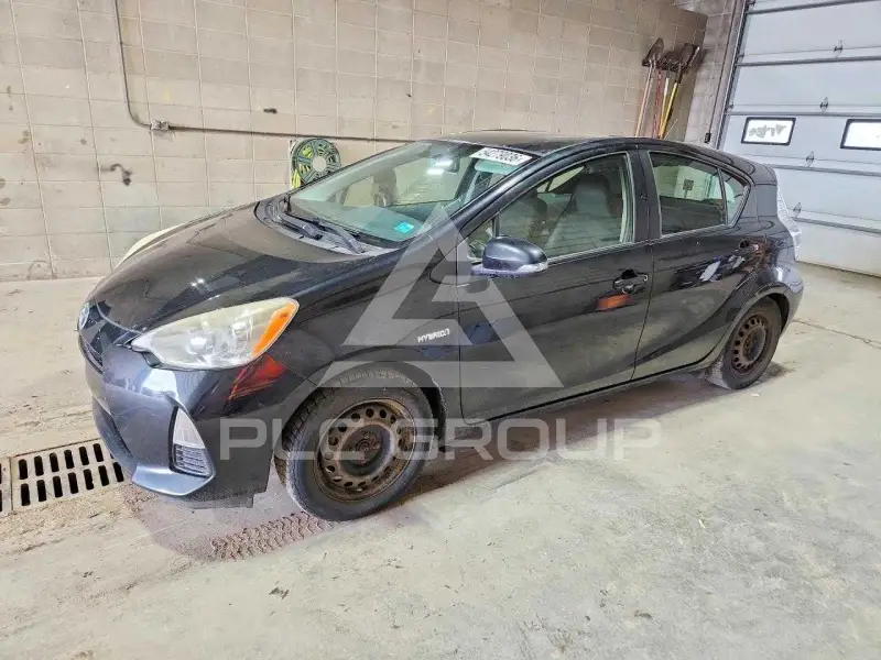 2013 Toyota PRIUS фото