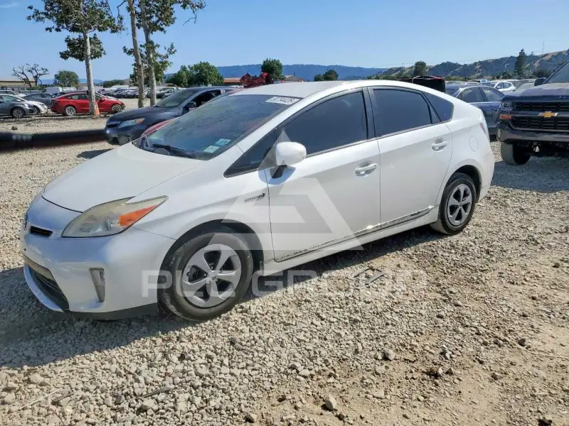 2013 Toyota PRIUS photo
