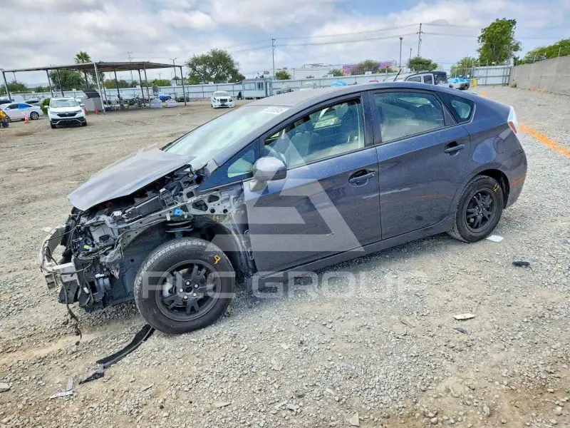 2013 Toyota PRIUS photo