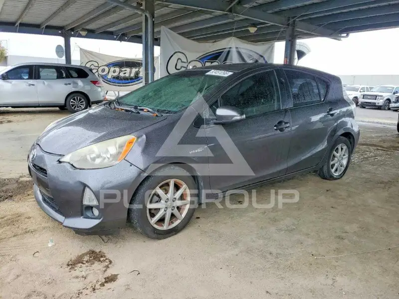2013 Toyota PRIUS фото