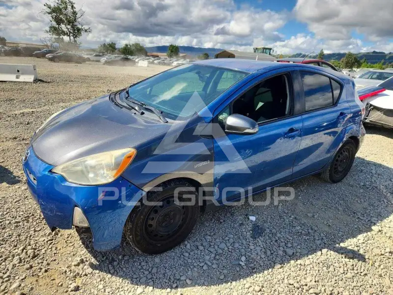 2013 Toyota PRIUS фото