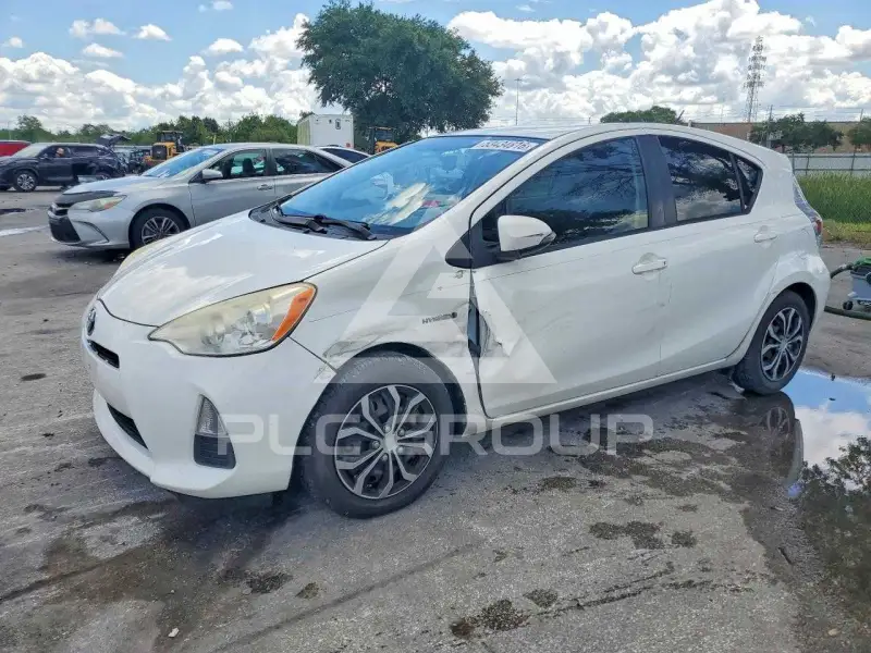 2013 Toyota PRIUS фото