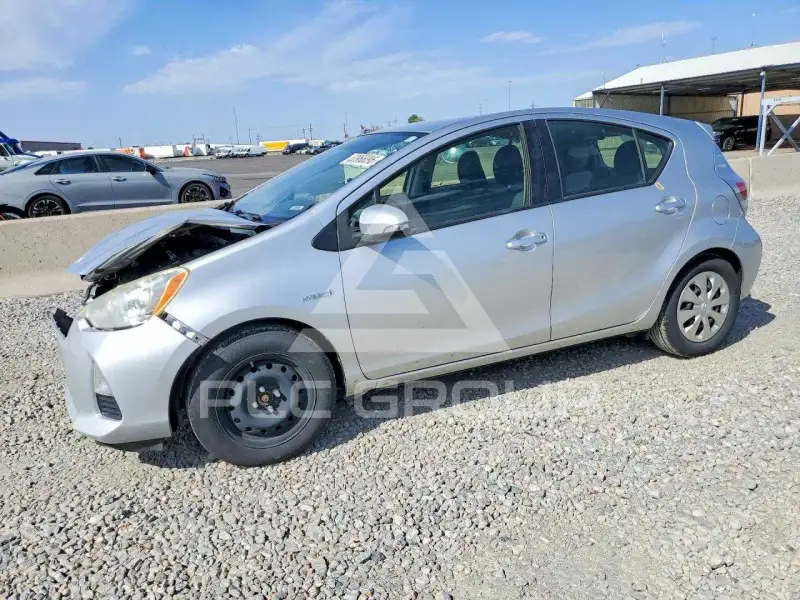 2013 Toyota PRIUS фото