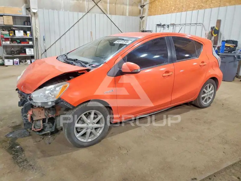 2013 Toyota PRIUS фото