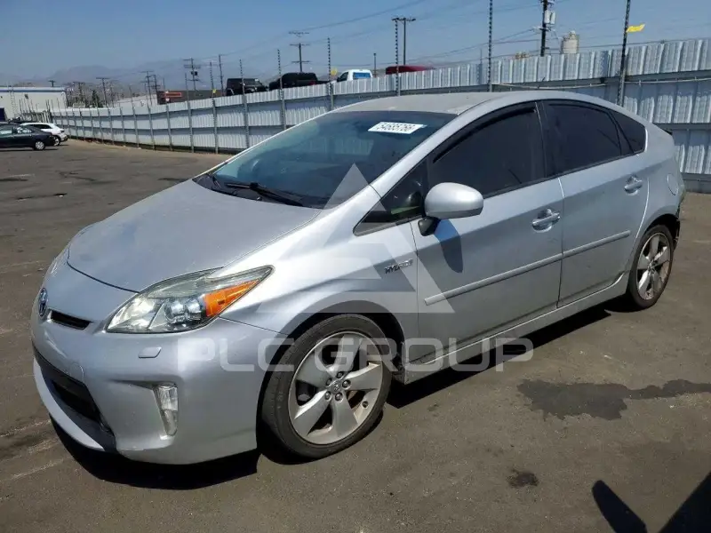 2013 Toyota PRIUS фото