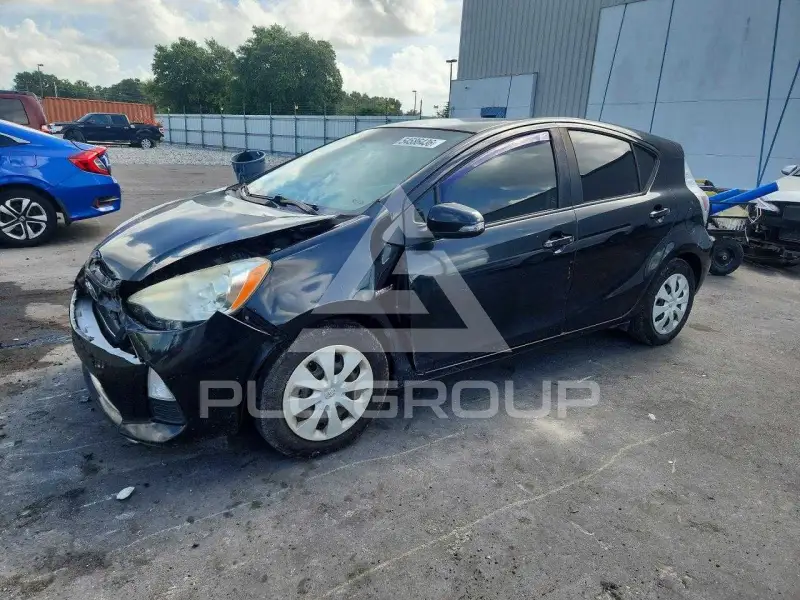 2013 Toyota PRIUS photo