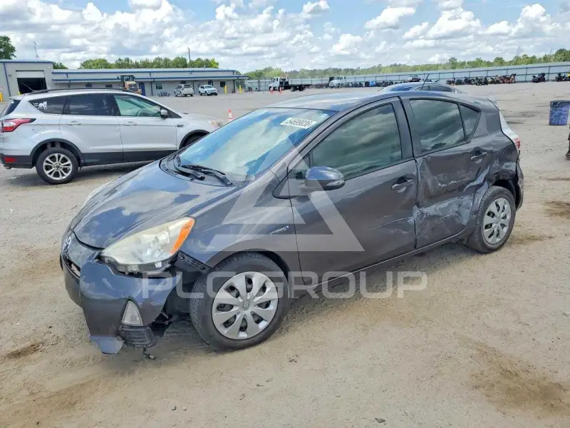 2013 Toyota PRIUS photo