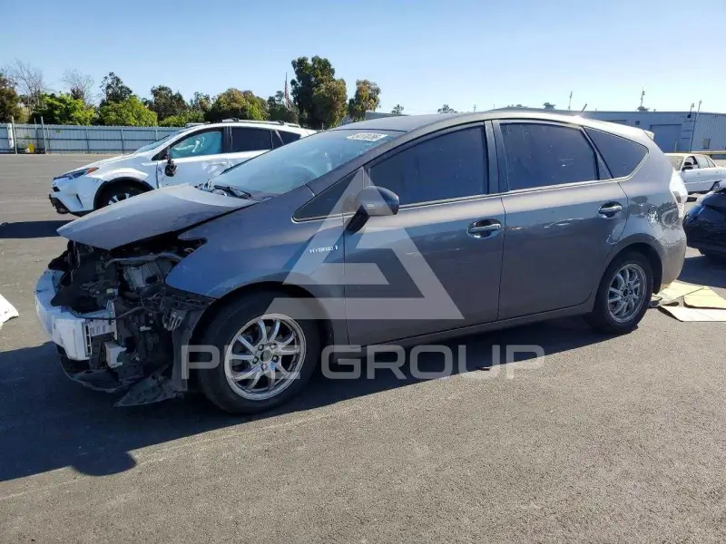 2013 Toyota PRIUS photo