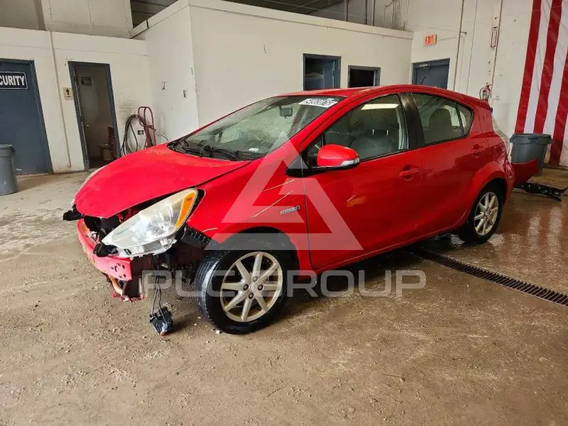 2013 Toyota PRIUS фото
