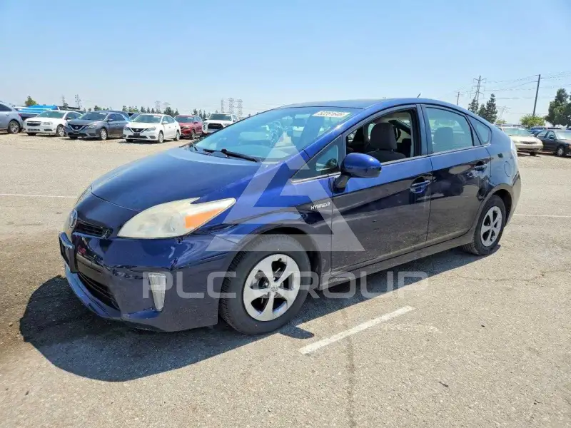 2013 Toyota PRIUS фото
