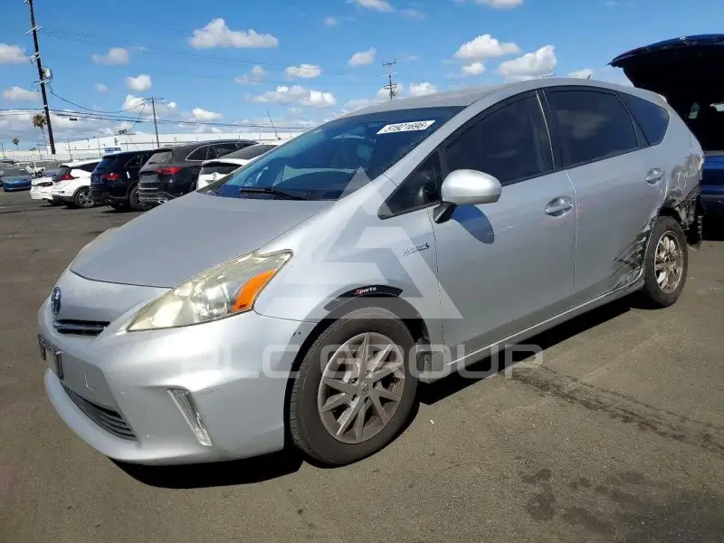 2013 Toyota PRIUS photo