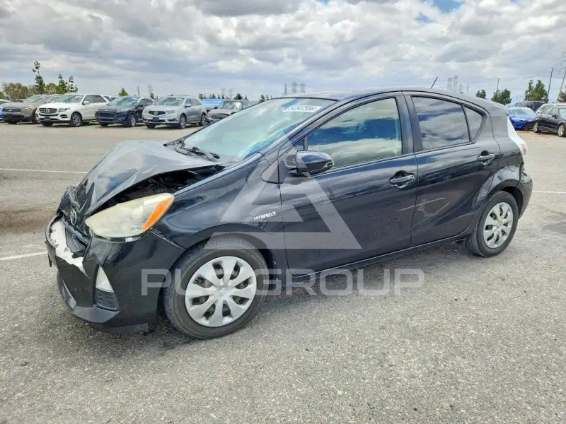 2013 Toyota PRIUS фото