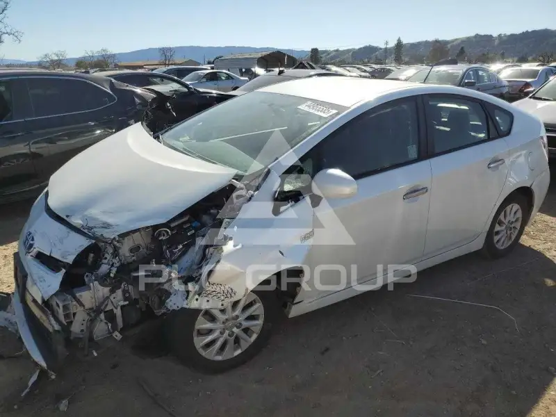 2013 Toyota PRIUS фото