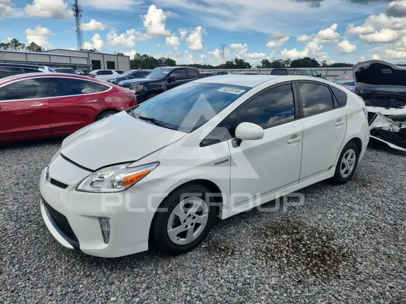 2013 Toyota PRIUS фото