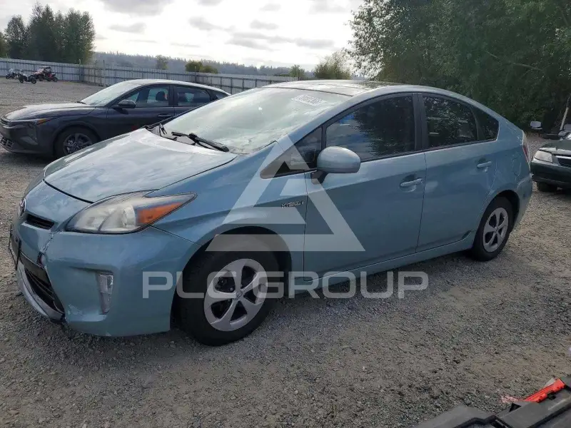 2013 Toyota PRIUS photo