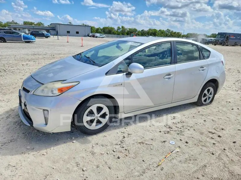 2013 Toyota PRIUS photo