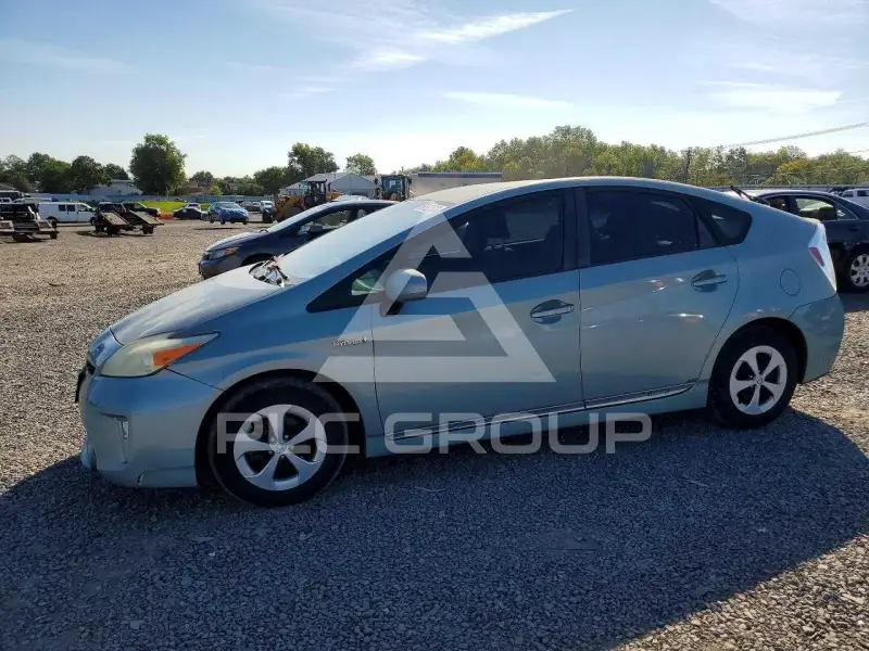 2013 Toyota PRIUS фото