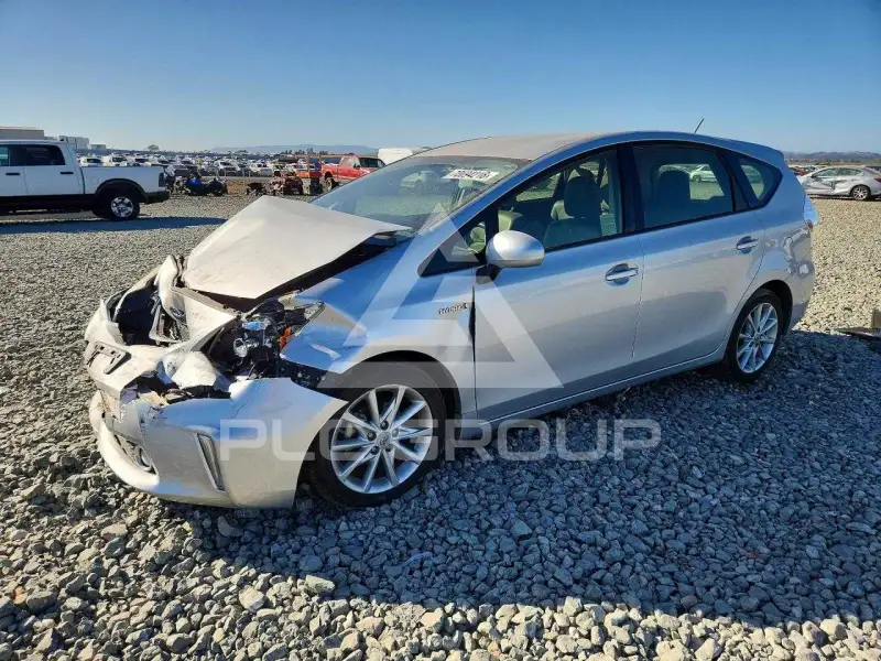 2013 Toyota PRIUS фото
