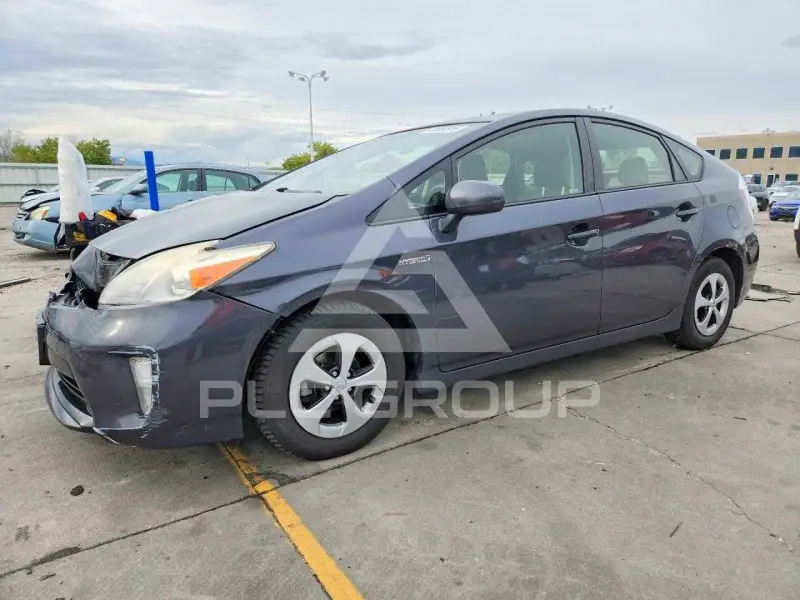 2013 Toyota PRIUS фото