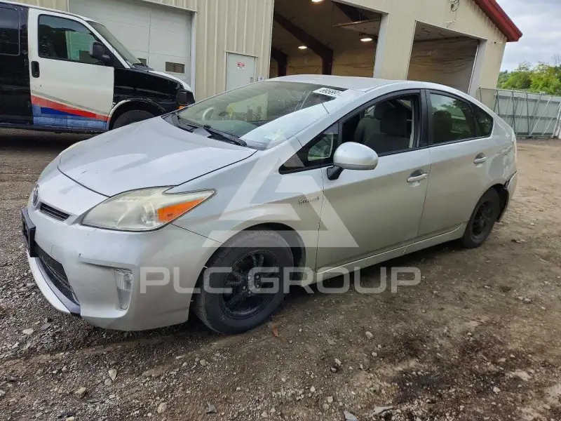 2013 Toyota PRIUS фото