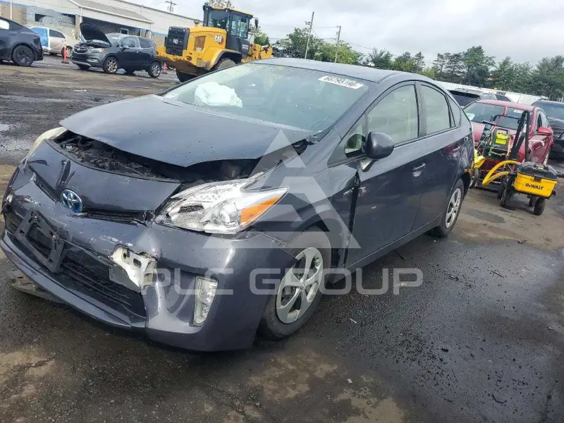 2013 Toyota PRIUS photo