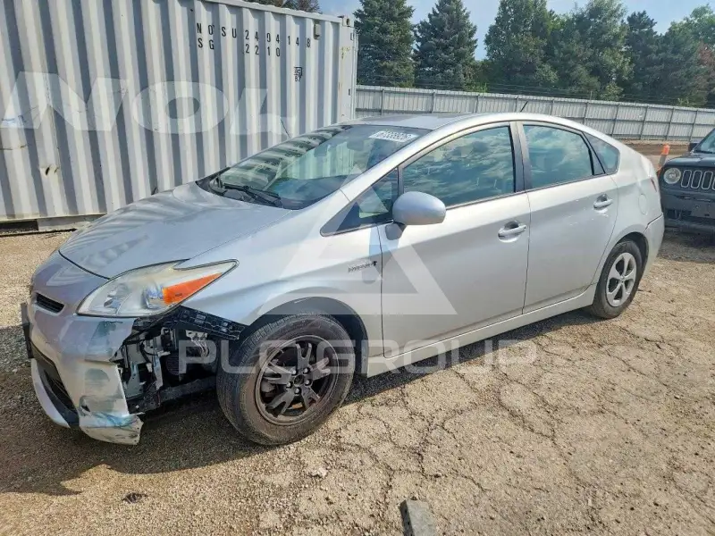2013 Toyota PRIUS photo