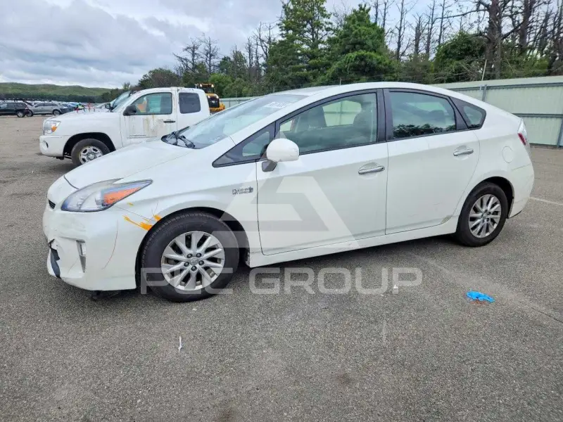 2013 Toyota PRIUS фото