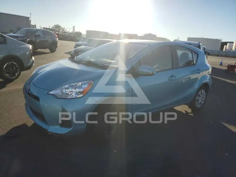 2013 Toyota PRIUS фото