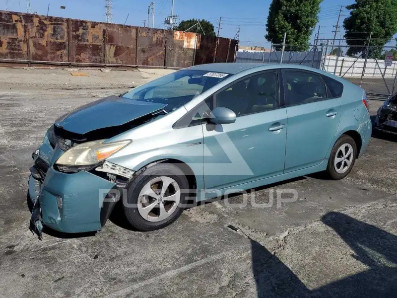 2013 Toyota PRIUS photo