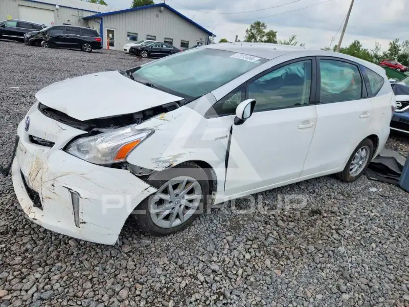 2013 Toyota PRIUS фото