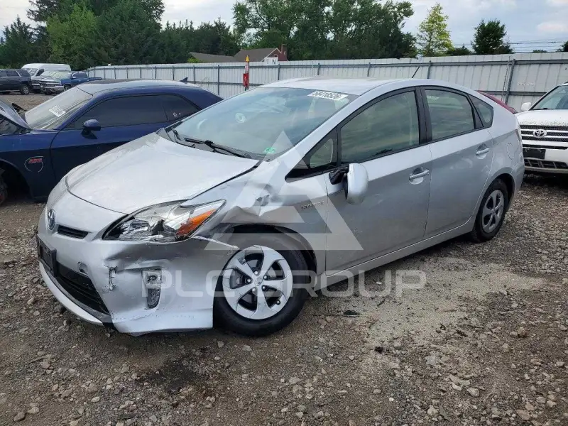 2013 Toyota PRIUS фото