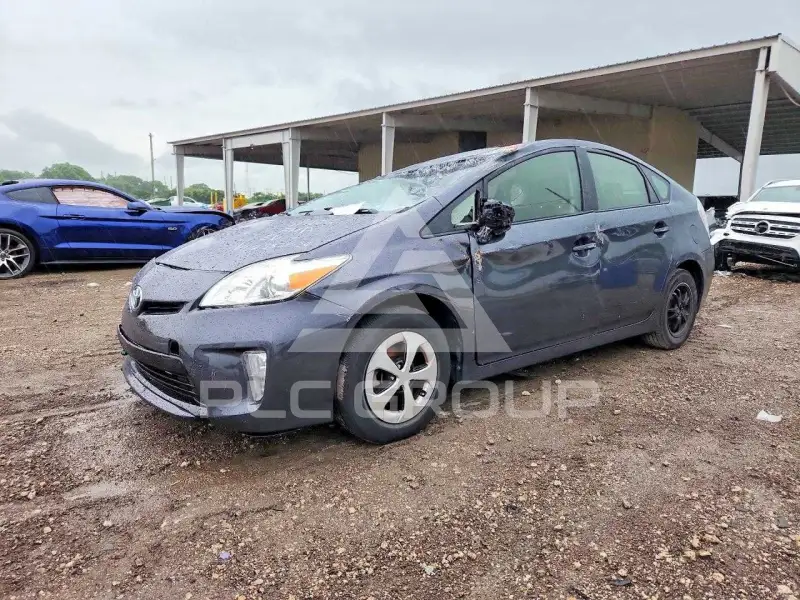 2013 Toyota PRIUS фото