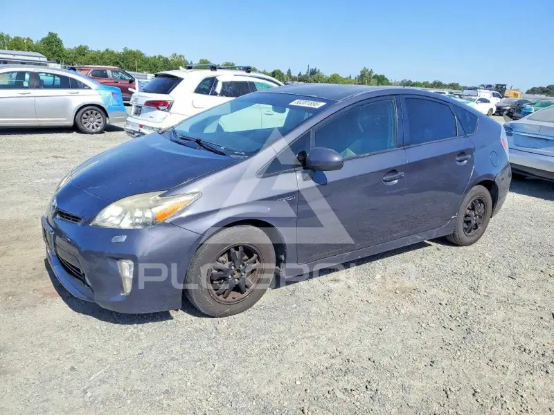 2013 Toyota PRIUS photo