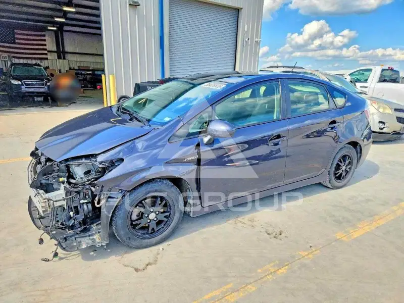 2013 Toyota PRIUS фото