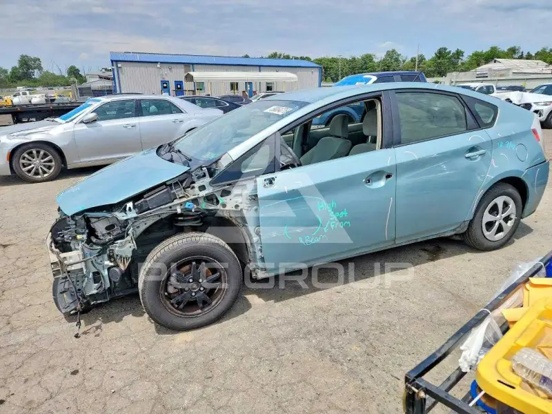2013 Toyota PRIUS фото
