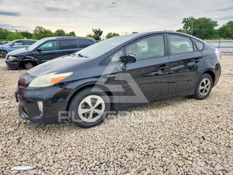 2013 Toyota PRIUS фото