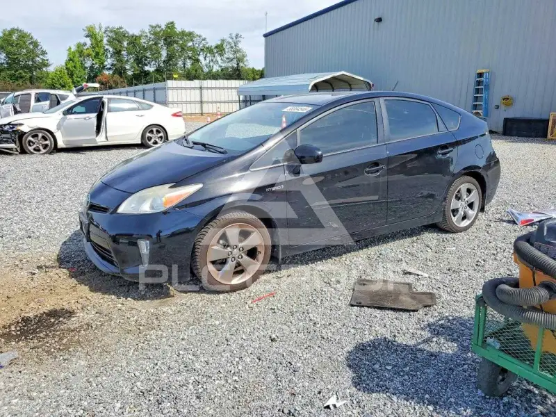 2013 Toyota PRIUS фото