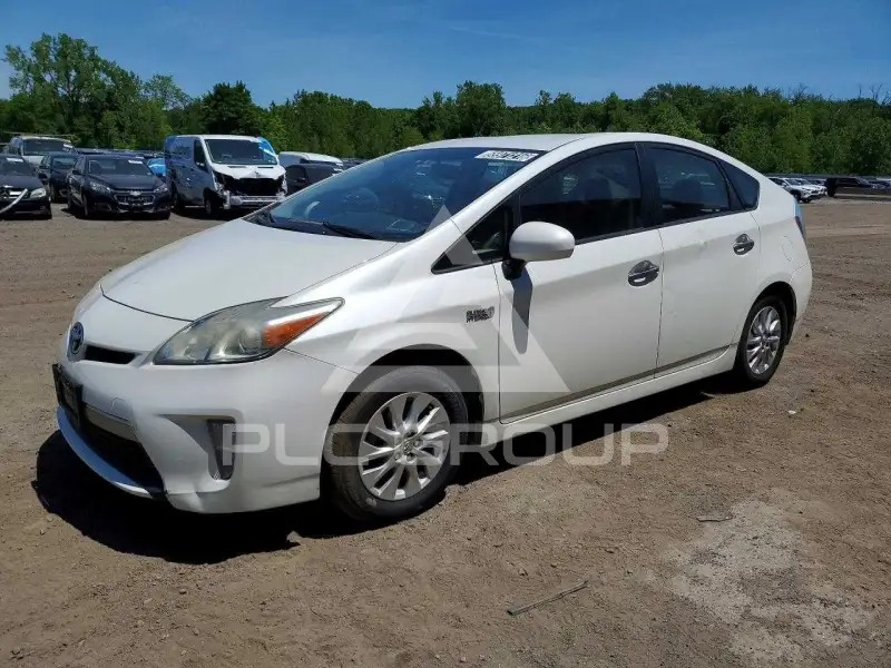 2013 Toyota PRIUS photo