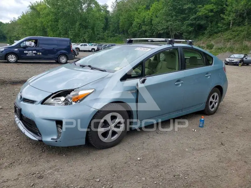 2013 Toyota PRIUS фото