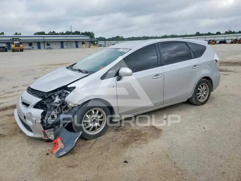 2013 Toyota PRIUS фото