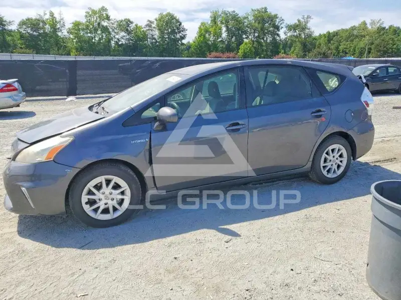 2013 Toyota PRIUS фото