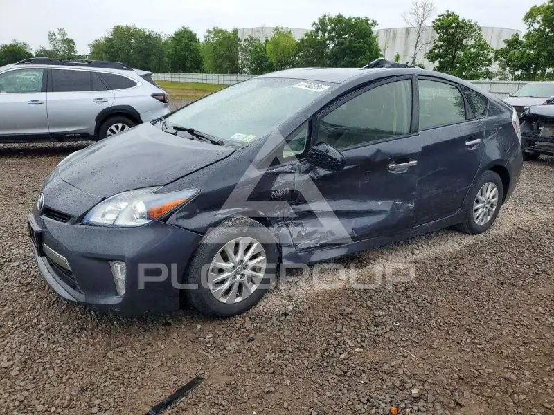 2013 Toyota PRIUS фото