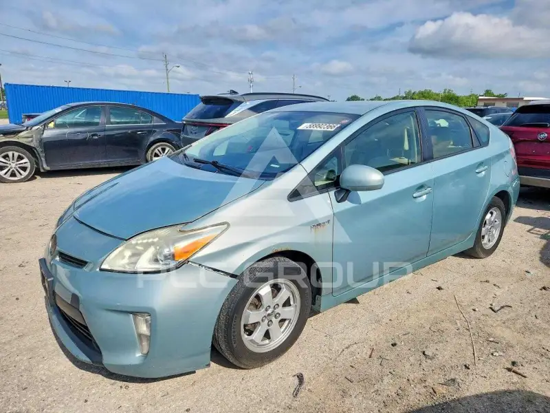2013 Toyota PRIUS фото