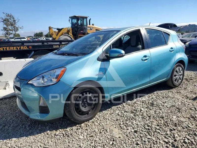 2013 Toyota PRIUS фото