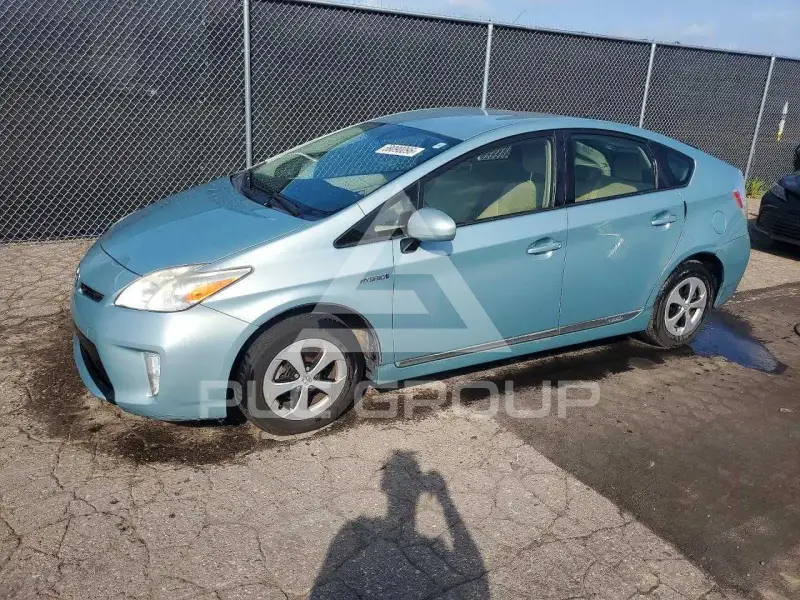 2013 Toyota PRIUS фото