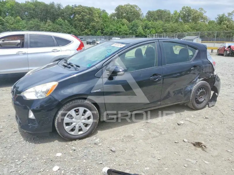 2013 Toyota PRIUS фото