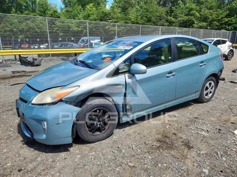 2013 Toyota PRIUS photo